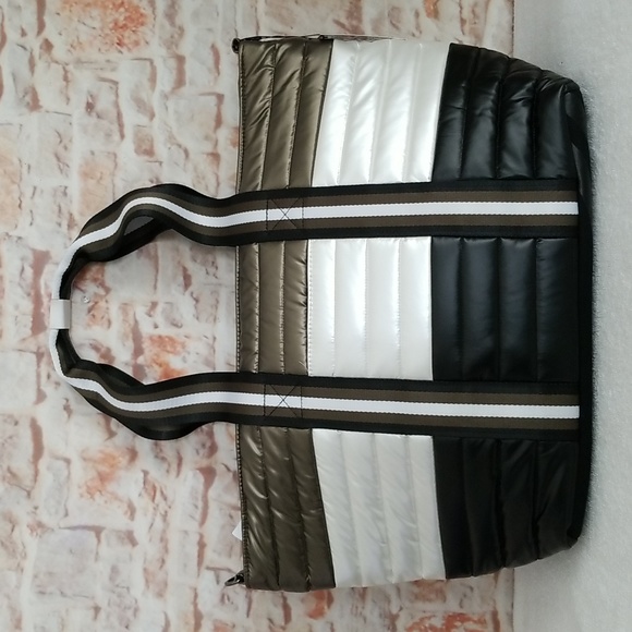 ❣️HP❣️ New Think Royln Wingman Quilted Colorblock Tote - Picture 4 of 12